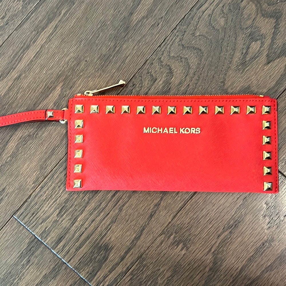 Like New - Michael Kors wristlet